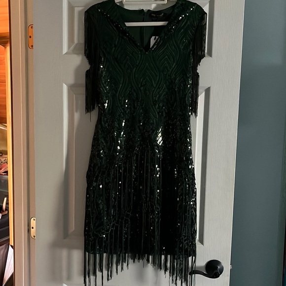 Flapper style party dress! Dark green sequin dress. Size large - Picture 1 of 3